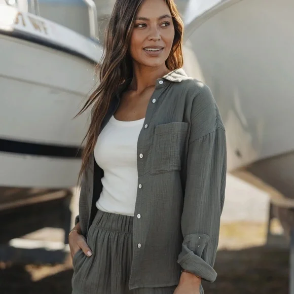 Normal Brand The Kalo Overshirt deep sage green size small - Picture 2 of 6